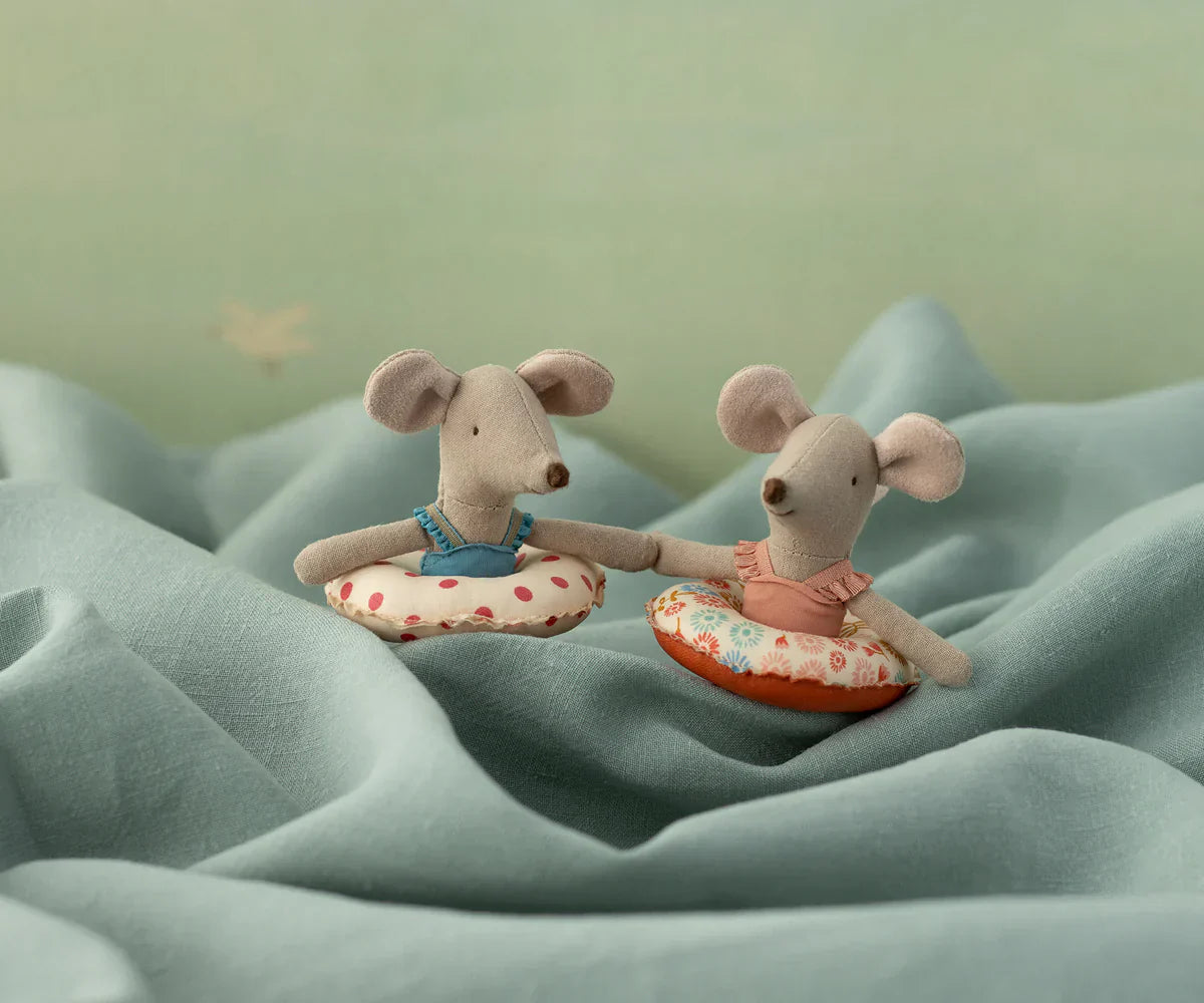 Maileg Beach mouse with float, Little sister - Red dot