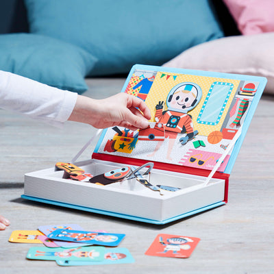 Boy's Costumes Magneti' Book