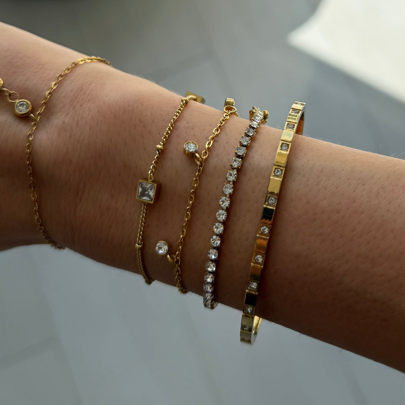 Dainty Crystal Drop Bracelet