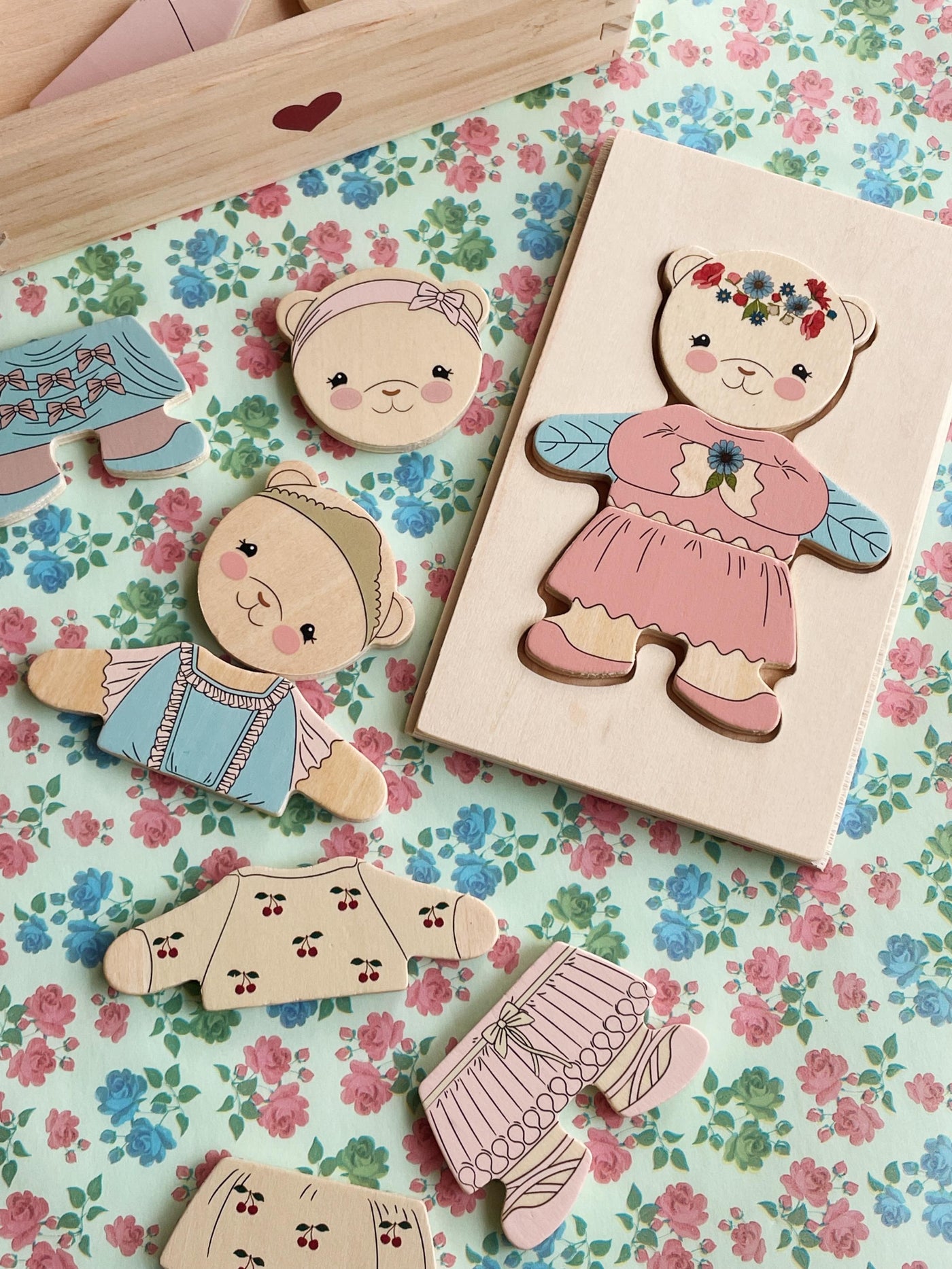 Konges Sløjd Wooden Teddy Dress Up Puzzle